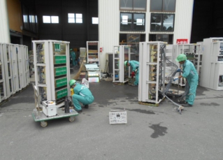 交換装置破砕風景